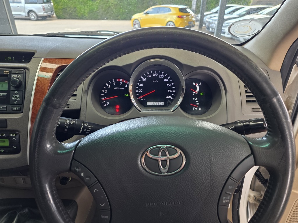 TOYOTA FORTUNER FORTUNER 3.0D-4D 4X4 - 12
