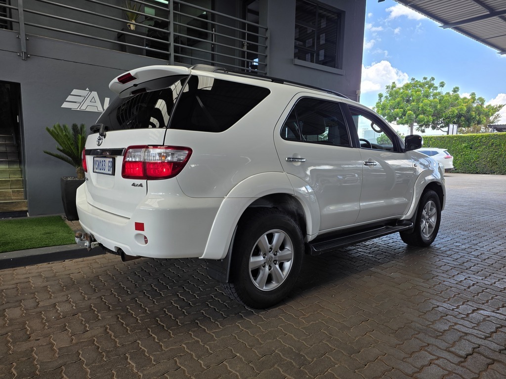 TOYOTA FORTUNER FORTUNER 3.0D-4D 4X4 - 5