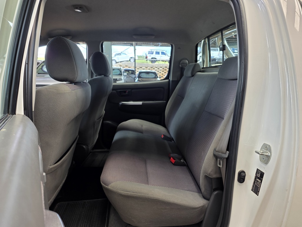 TOYOTA HILUX HILUX 2.5 D-4D VNT 106KW R/B P/U D/C - 8