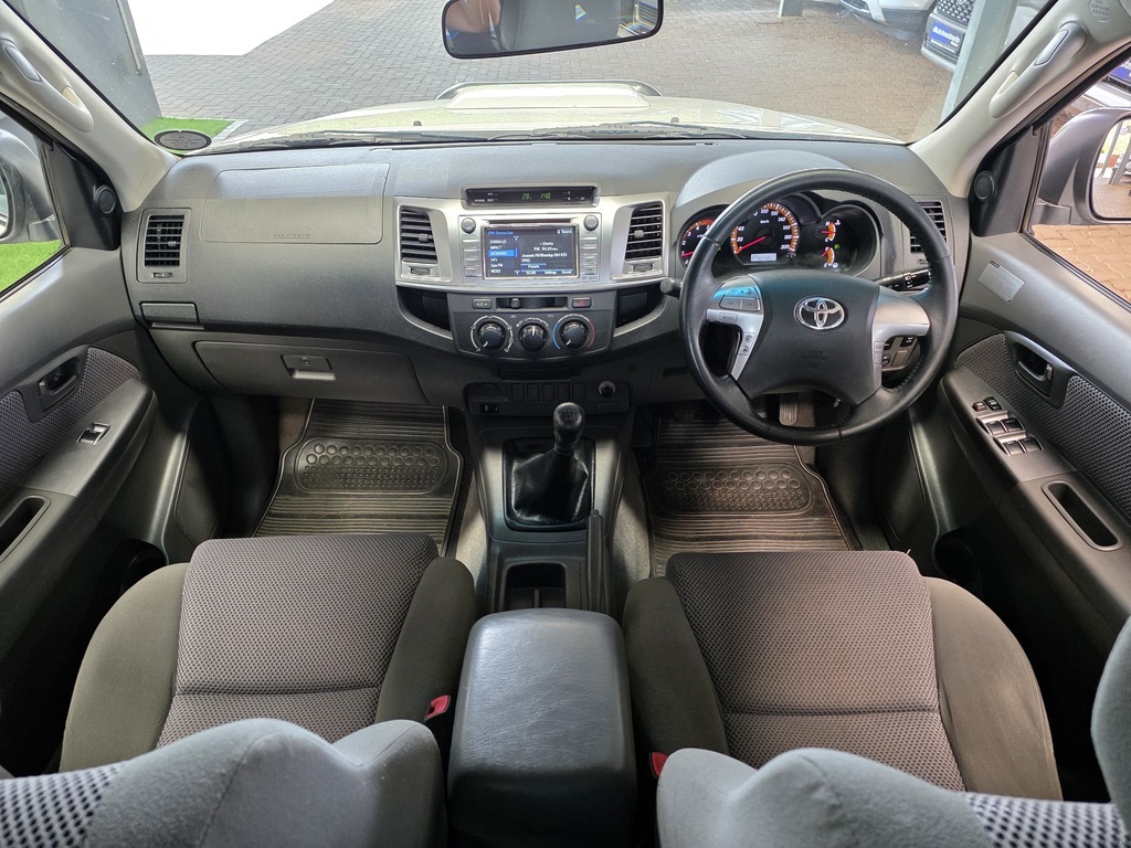 TOYOTA HILUX HILUX 2.5 D-4D VNT 106KW R/B P/U D/C - 9