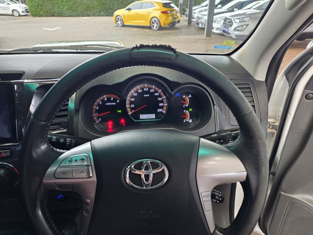 TOYOTA HILUX HILUX 3.0D-4D RAIDER XTRA CAB 4X4 P/U S/C - 10