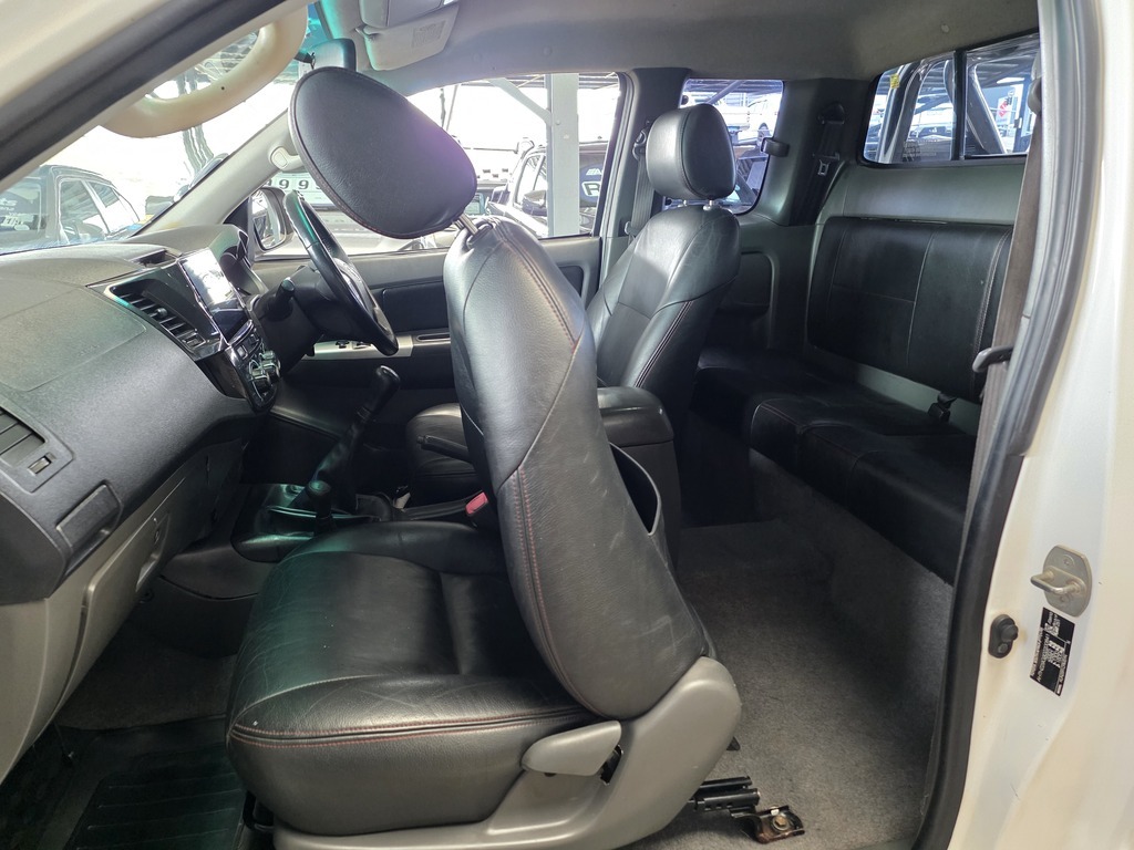 TOYOTA HILUX HILUX 3.0D-4D RAIDER XTRA CAB 4X4 P/U S/C - 7