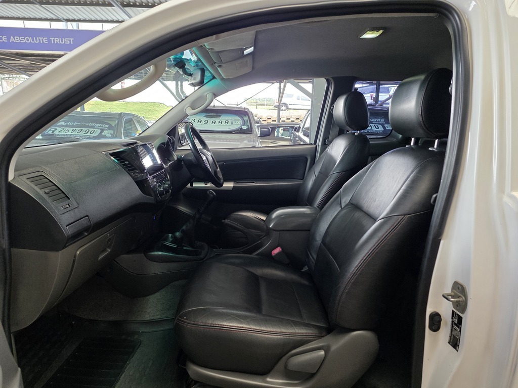 TOYOTA HILUX HILUX 3.0D-4D RAIDER XTRA CAB 4X4 P/U S/C - 8