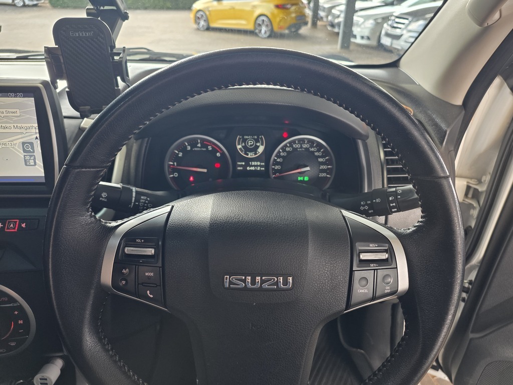 ISUZU D-MAX D-MAX 300 LX 4X4 A/T D/C P/U