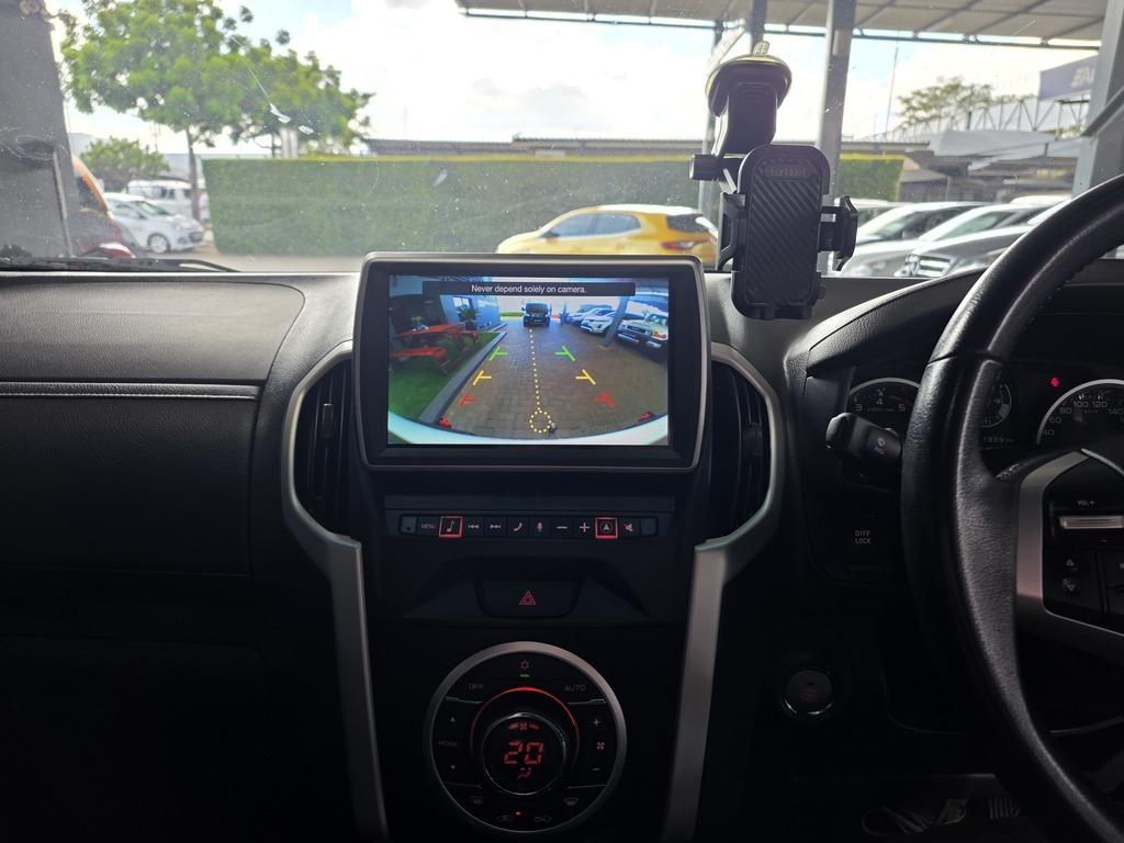 ISUZU D-MAX D-MAX 300 LX 4X4 A/T D/C P/U