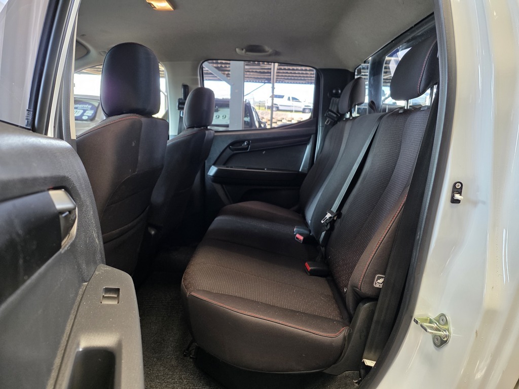 ISUZU D-MAX D-MAX 300 HI-RIDER A/T D/C P/U