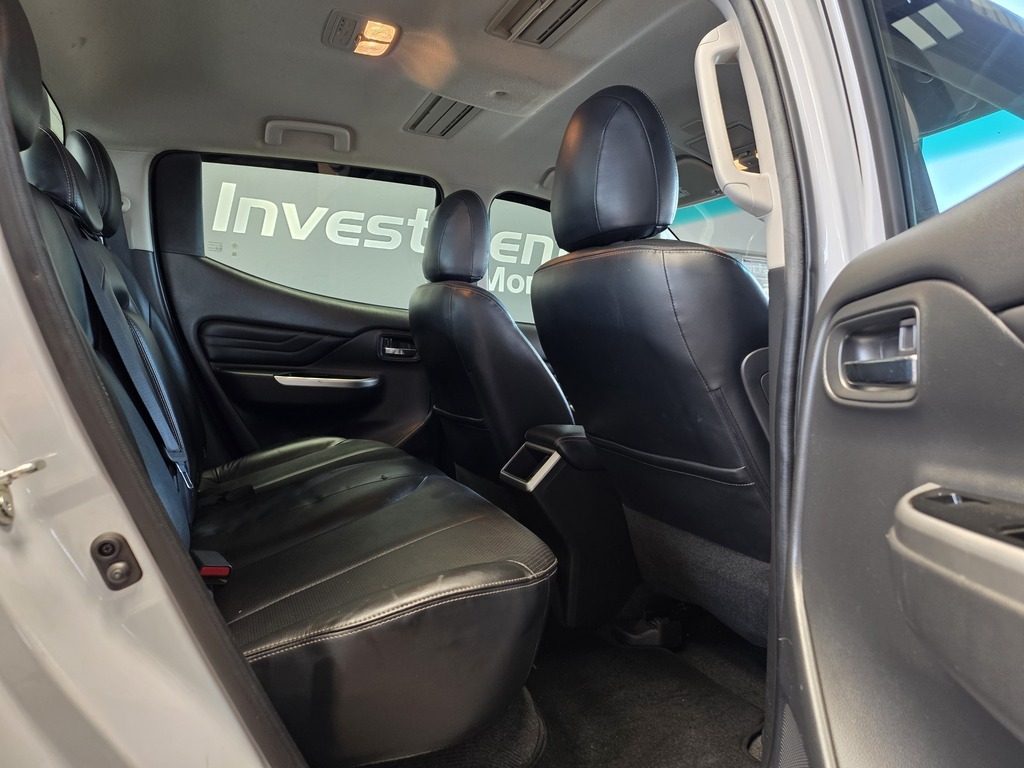 MITSUBISHI TRITON TRITON 2.4 Di-DC XTREME 4X4 A/T P/U D/C