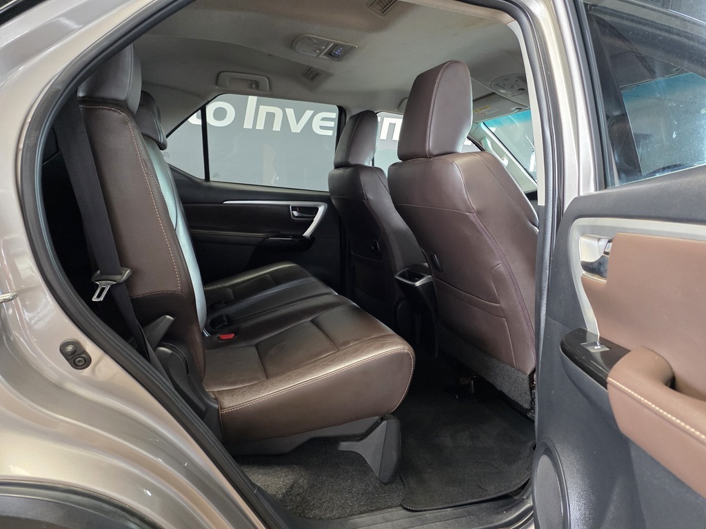 TOYOTA FORTUNER FORTUNER 2.8GD-6 4X4 A/T - 7