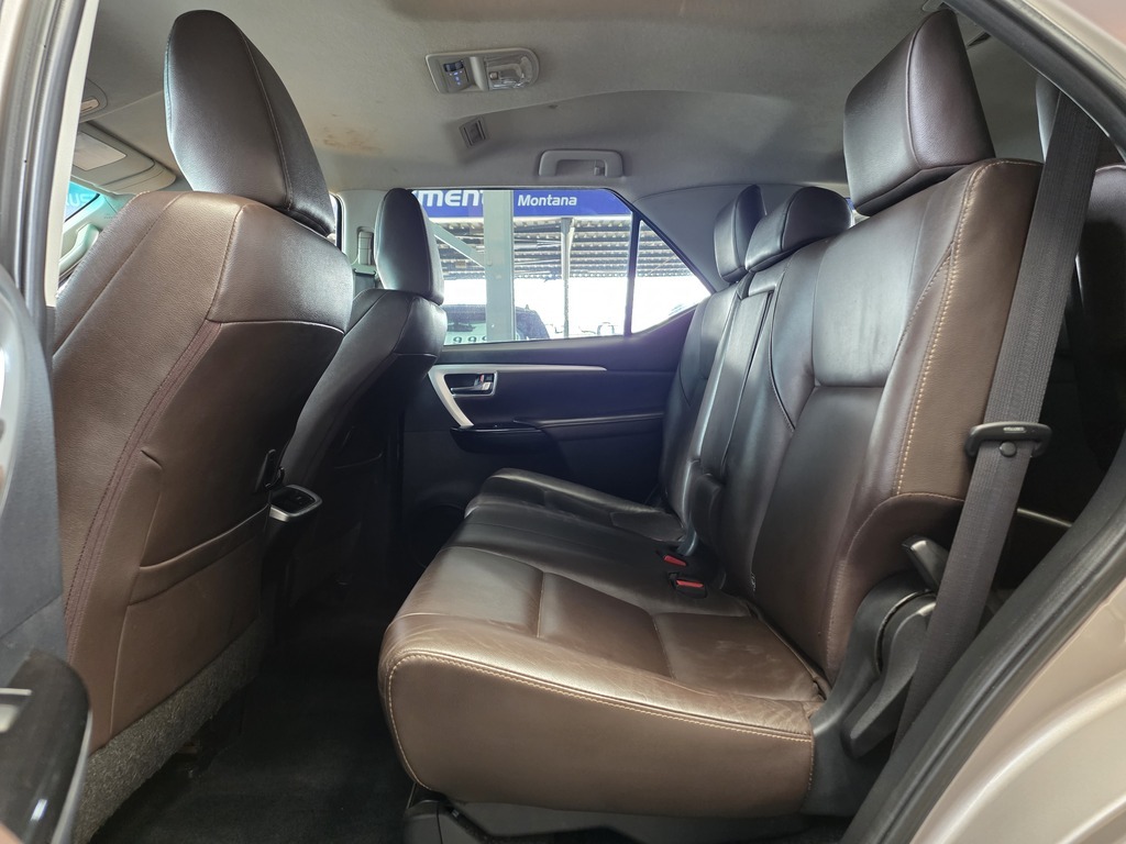 TOYOTA FORTUNER FORTUNER 2.8GD-6 4X4 A/T - 8