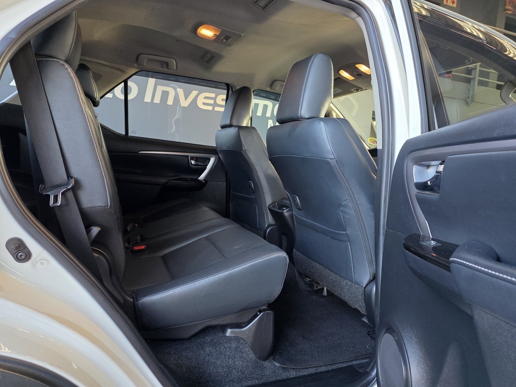 TOYOTA FORTUNER FORTUNER 2.4GD-6 R/B A/T - 7