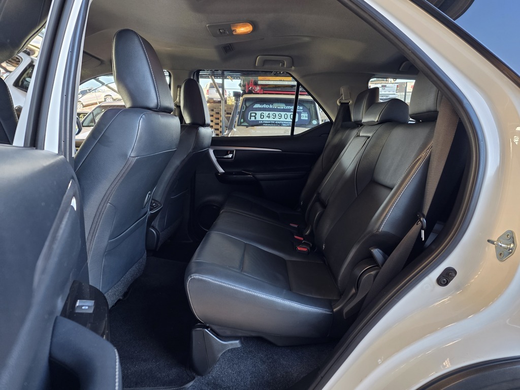 TOYOTA FORTUNER FORTUNER 2.4GD-6 R/B A/T - 8