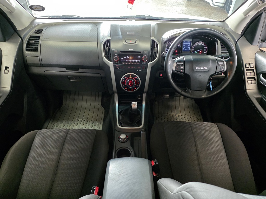 ISUZU KB KB 300 D-TEQ LX 4X4 P/U D/C - 10