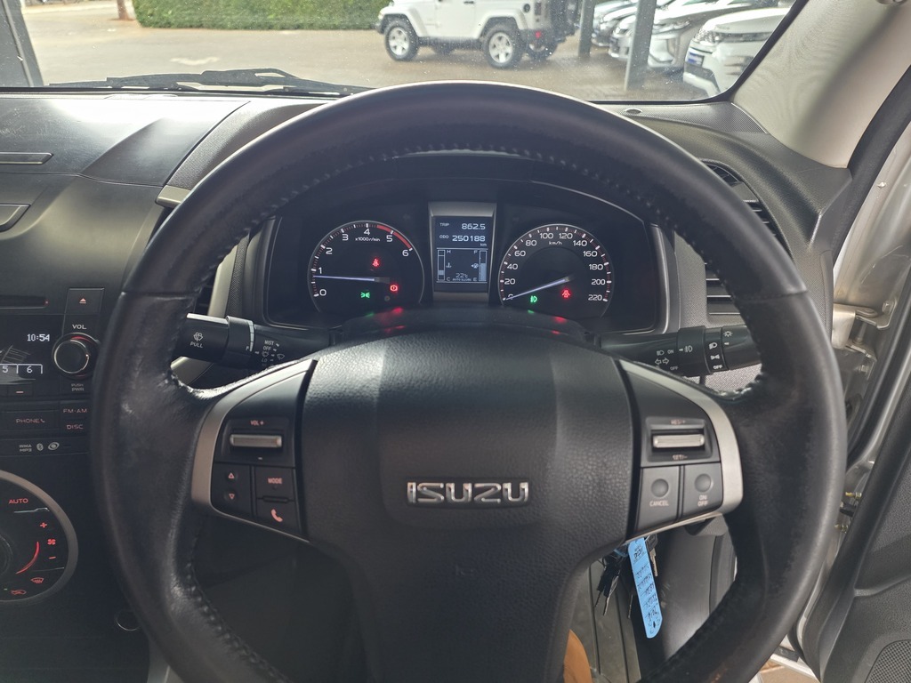 ISUZU KB KB 300 D-TEQ LX 4X4 P/U D/C - 13