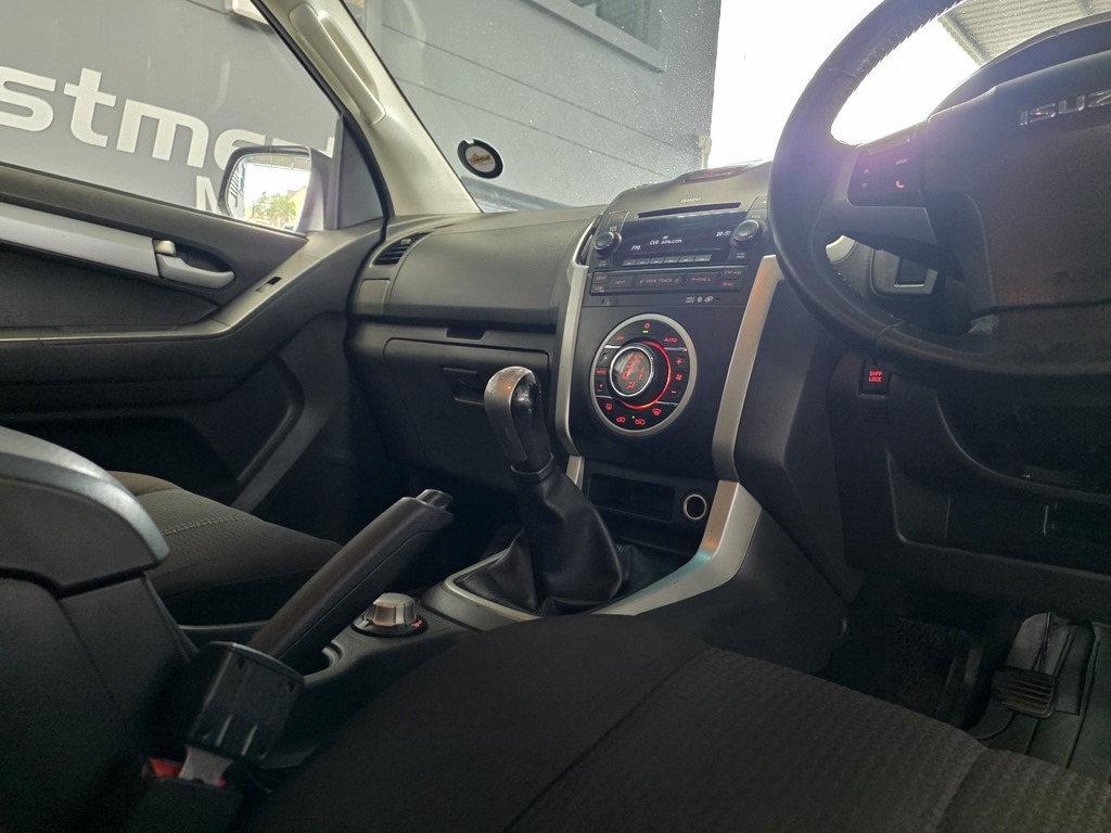 ISUZU KB KB 300 D-TEQ LX 4X4 P/U D/C - 16