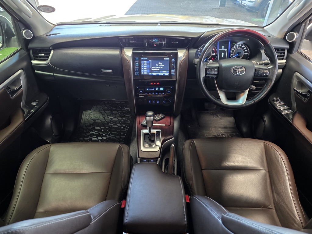 TOYOTA FORTUNER FORTUNER 2.8GD-6 4X4 A/T - 10
