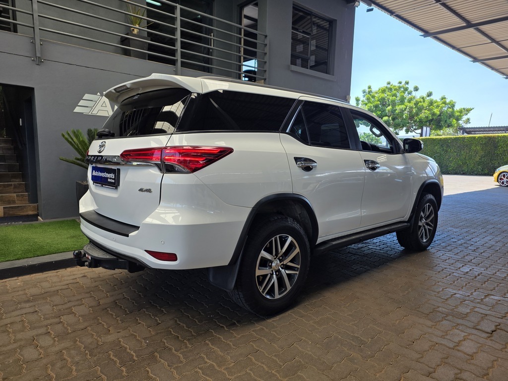 TOYOTA FORTUNER FORTUNER 2.8GD-6 4X4 A/T - 5