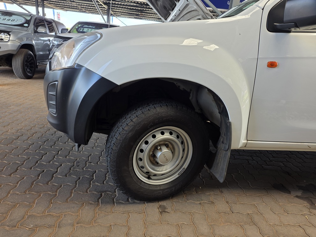 ISUZU D-MAX D-MAX 250 HO FLEETSIDE SAFETY S/C P/U - 12