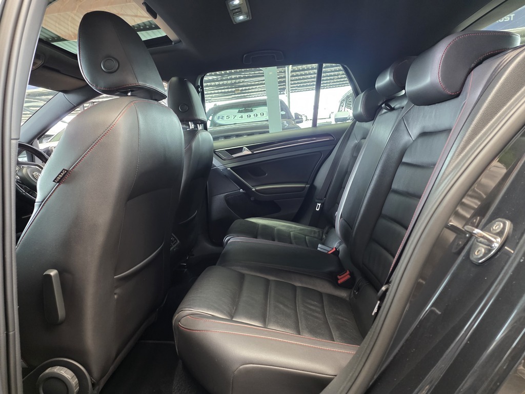 VOLKSWAGEN GOLF 7 GOLF VII GTi 2.0 TSI DSG - 8