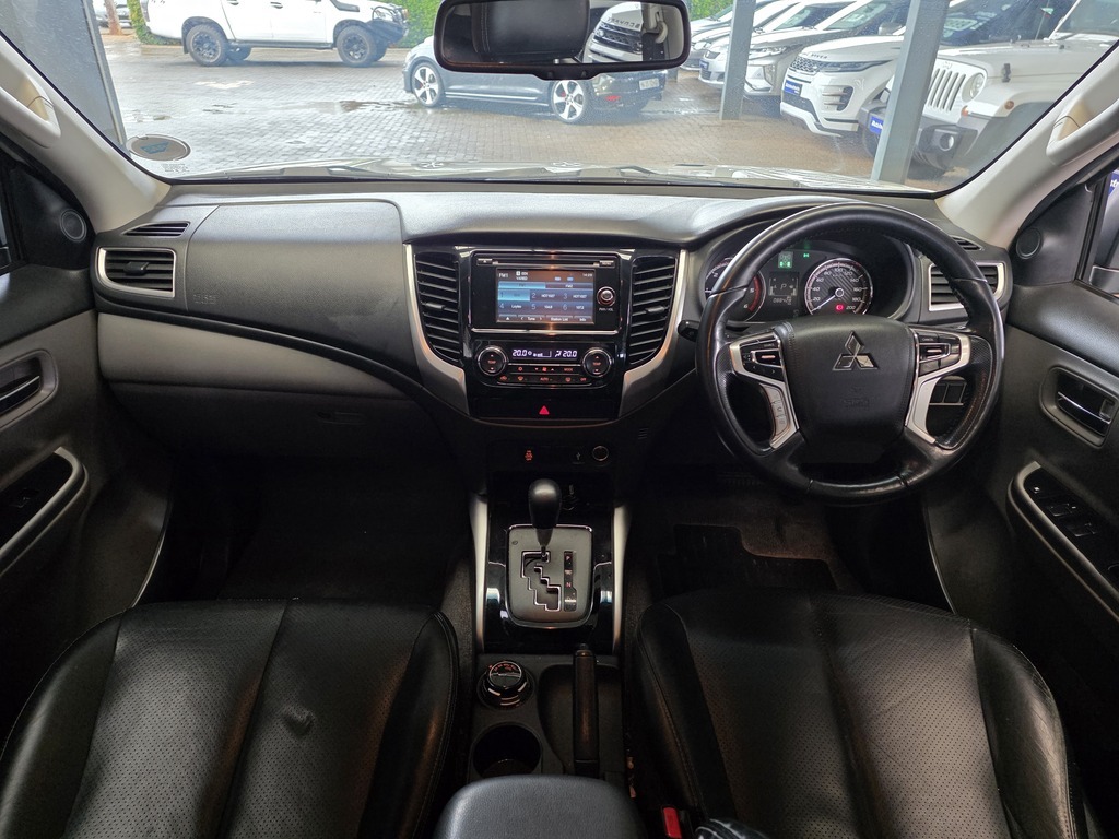 MITSUBISHI TRITON TRITON 2.4 Di-DC 4X4 A/T P/U D/C