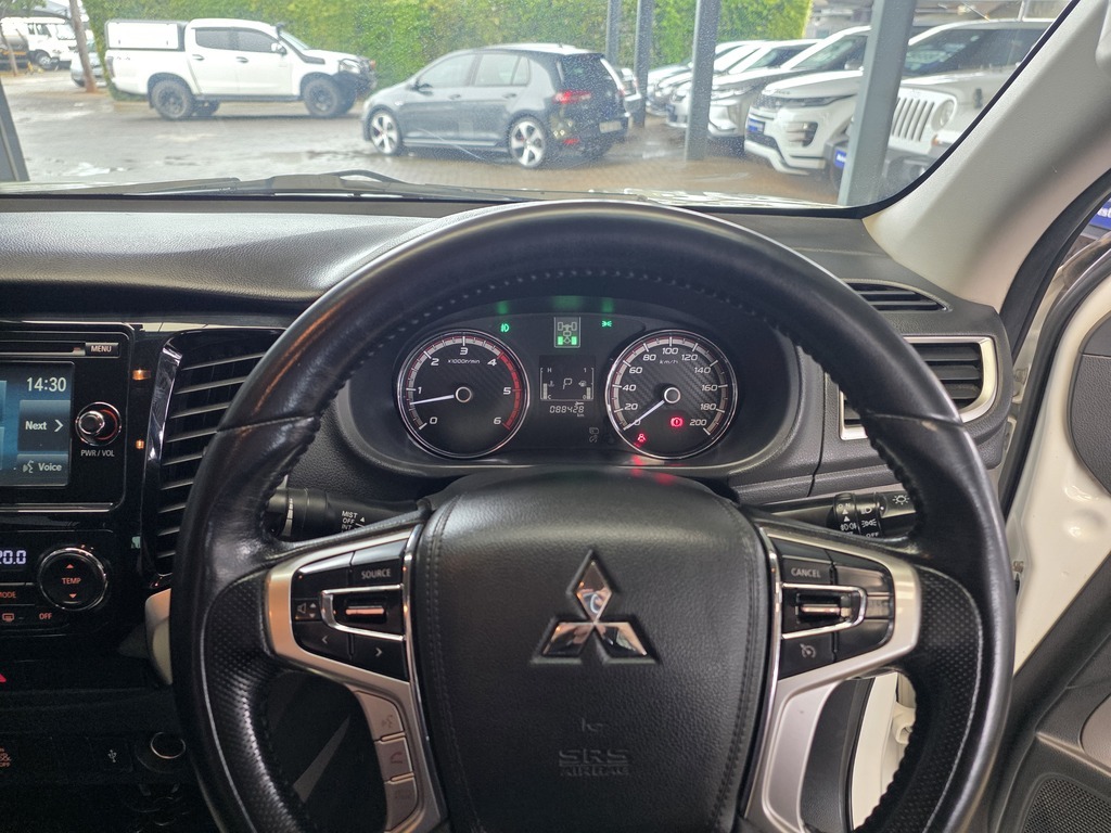 MITSUBISHI TRITON TRITON 2.4 Di-DC 4X4 A/T P/U D/C