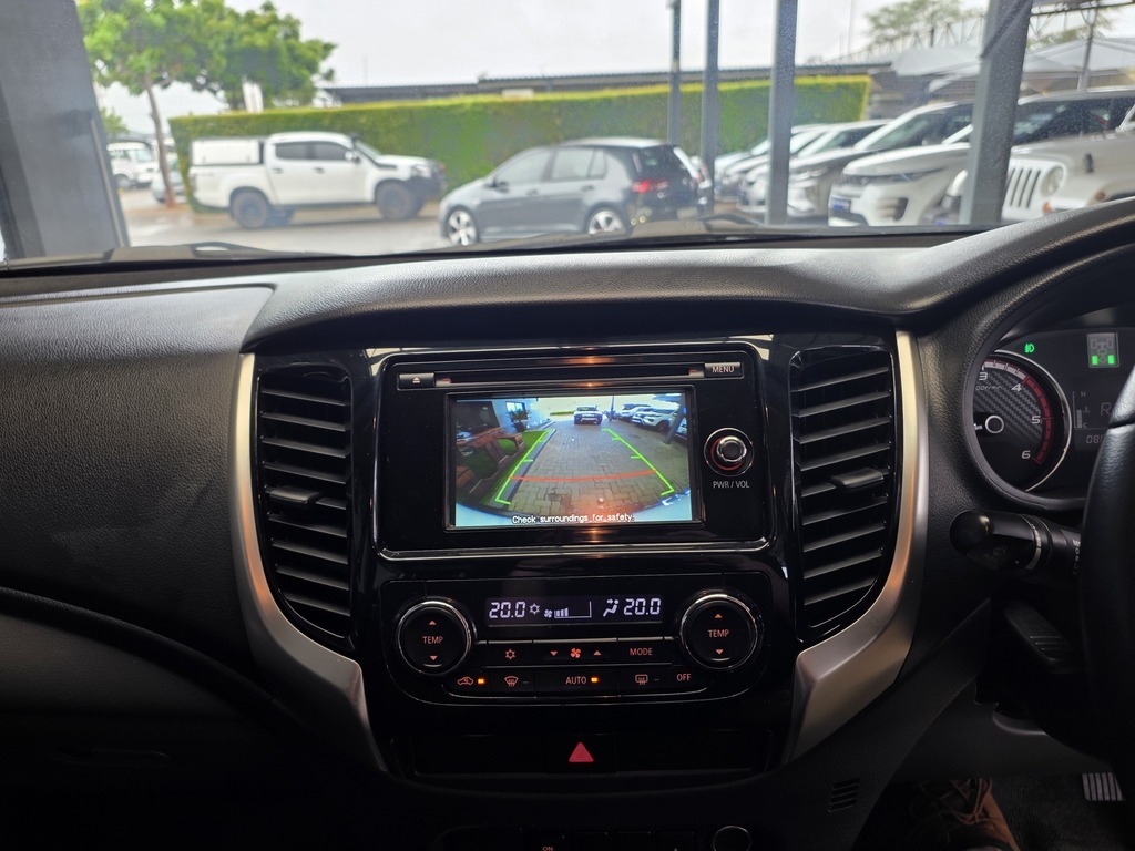 MITSUBISHI TRITON TRITON 2.4 Di-DC 4X4 A/T P/U D/C