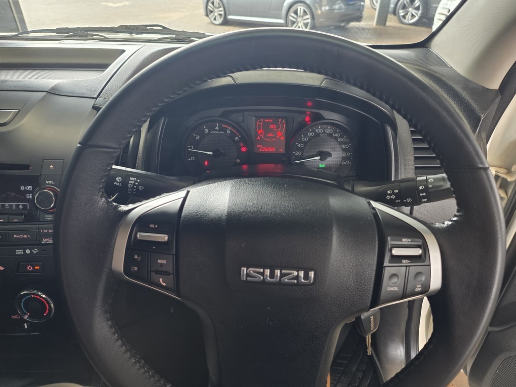 ISUZU KB KB 250 D-TEQ HO LE PU D/C - 13