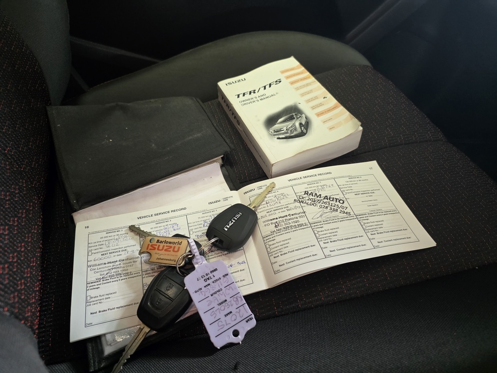 ISUZU KB KB 250 D-TEQ HO LE PU D/C - 14