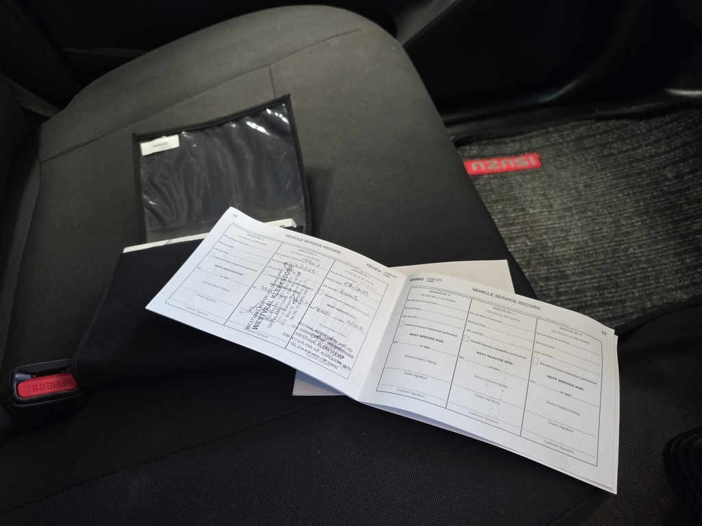 ISUZU D-MAX D-MAX 250C FLEETSIDE S/C P/U - 11