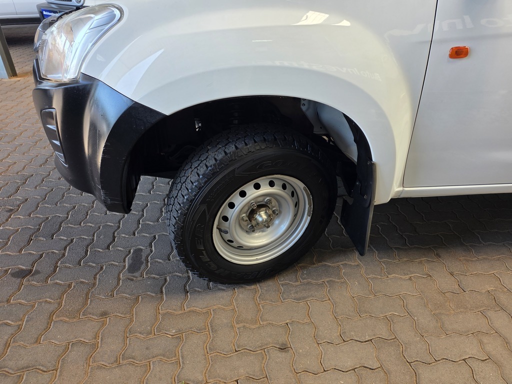 ISUZU D-MAX D-MAX 250C FLEETSIDE S/C P/U - 13