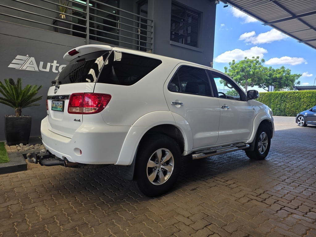 TOYOTA FORTUNER FORTUNER 4.0 V6 A/T 4X4 - 5