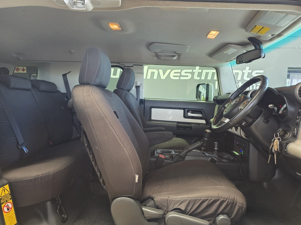 TOYOTA FJ CRUISER L/CRUISER FJ 4.0 V6 CRUISER - 10