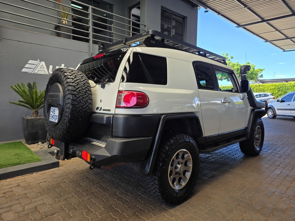 TOYOTA FJ CRUISER L/CRUISER FJ 4.0 V6 CRUISER - 5