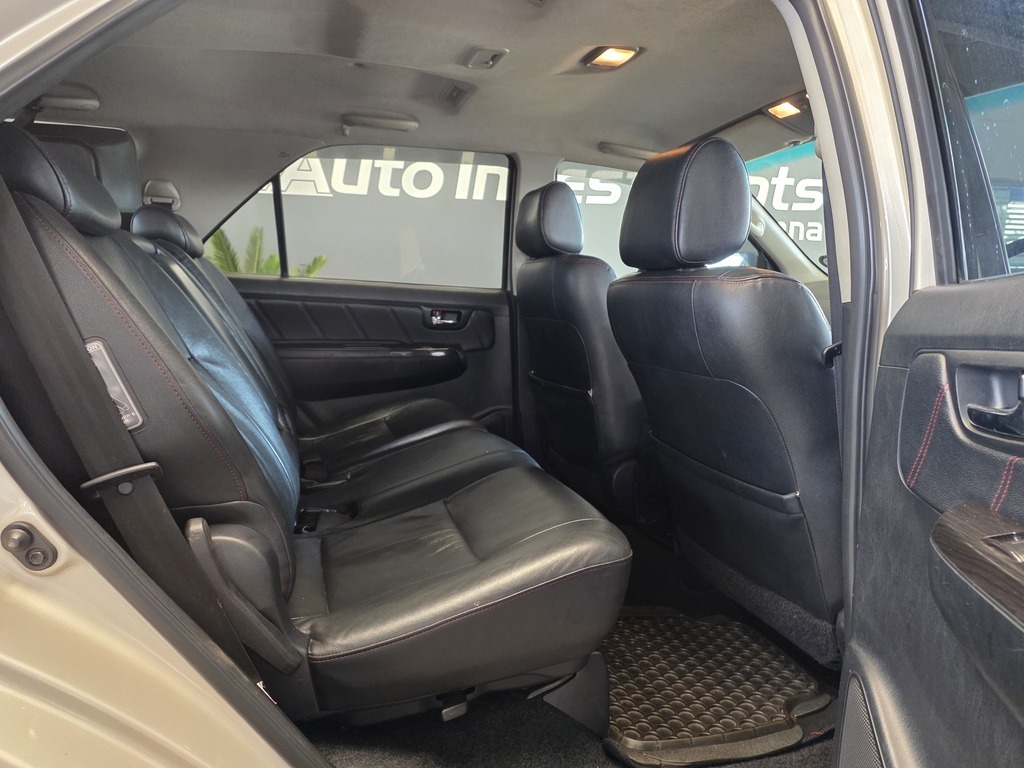 TOYOTA FORTUNER FORTUNER 3.0D-4D R/B A/T - 7
