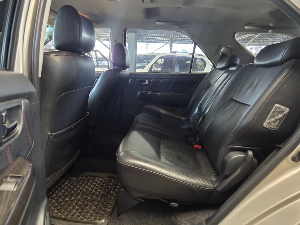 TOYOTA FORTUNER FORTUNER 3.0D-4D R/B A/T - 8