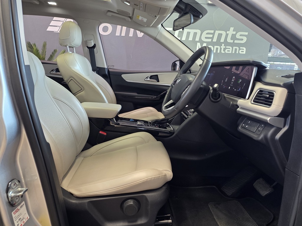 MAHINDRA XUV 700 XUV 700 2.0 AX7L A/T (7 SEATER) - 11