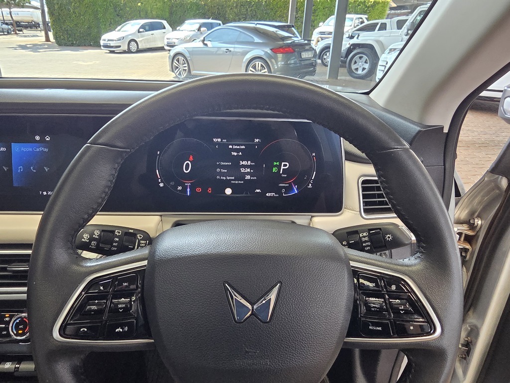 MAHINDRA XUV 700 XUV 700 2.0 AX7L A/T (7 SEATER) - 12