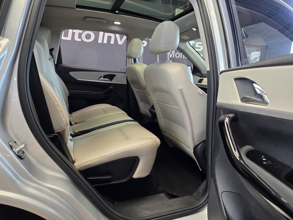 MAHINDRA XUV 700 XUV 700 2.0 AX7L A/T (7 SEATER) - 7