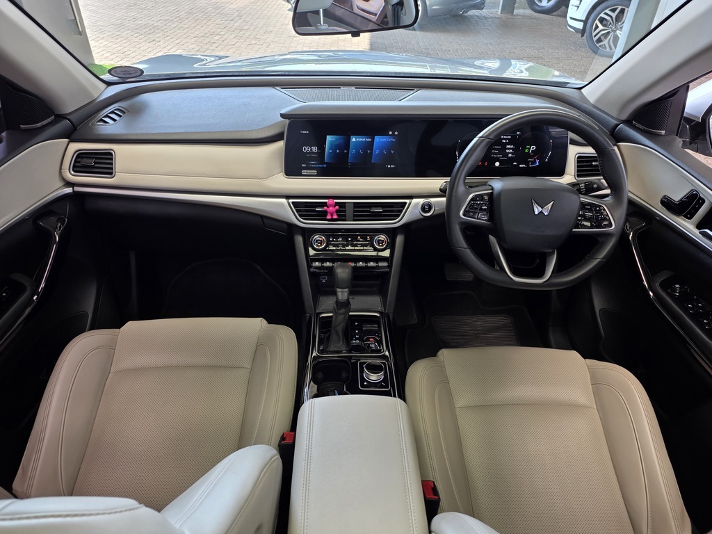 MAHINDRA XUV 700 XUV 700 2.0 AX7L A/T (7 SEATER) - 9