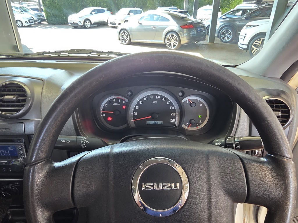 ISUZU KB KB250D-TEQ LE E/CAB P/U S/C - 10