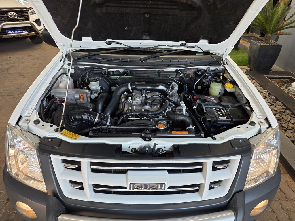 ISUZU KB KB250D-TEQ LE E/CAB P/U S/C - 17