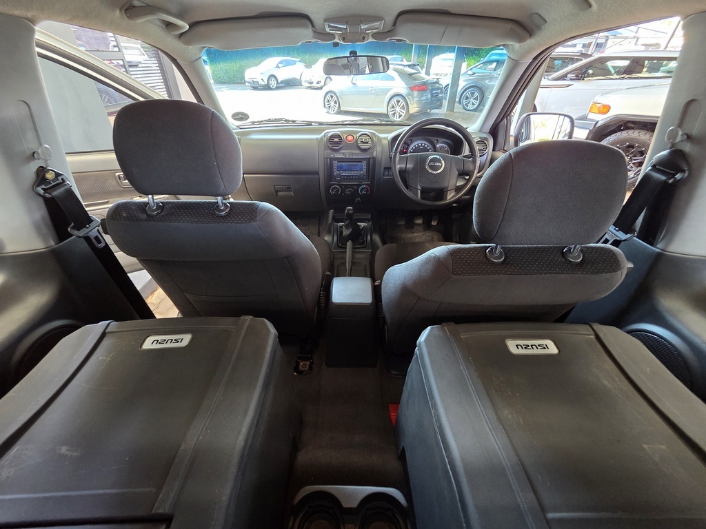 ISUZU KB KB250D-TEQ LE E/CAB P/U S/C - 7