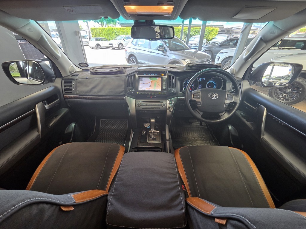 TOYOTA LAND CRUISER 200 LAND CRUISER 200 V8 VX A/T