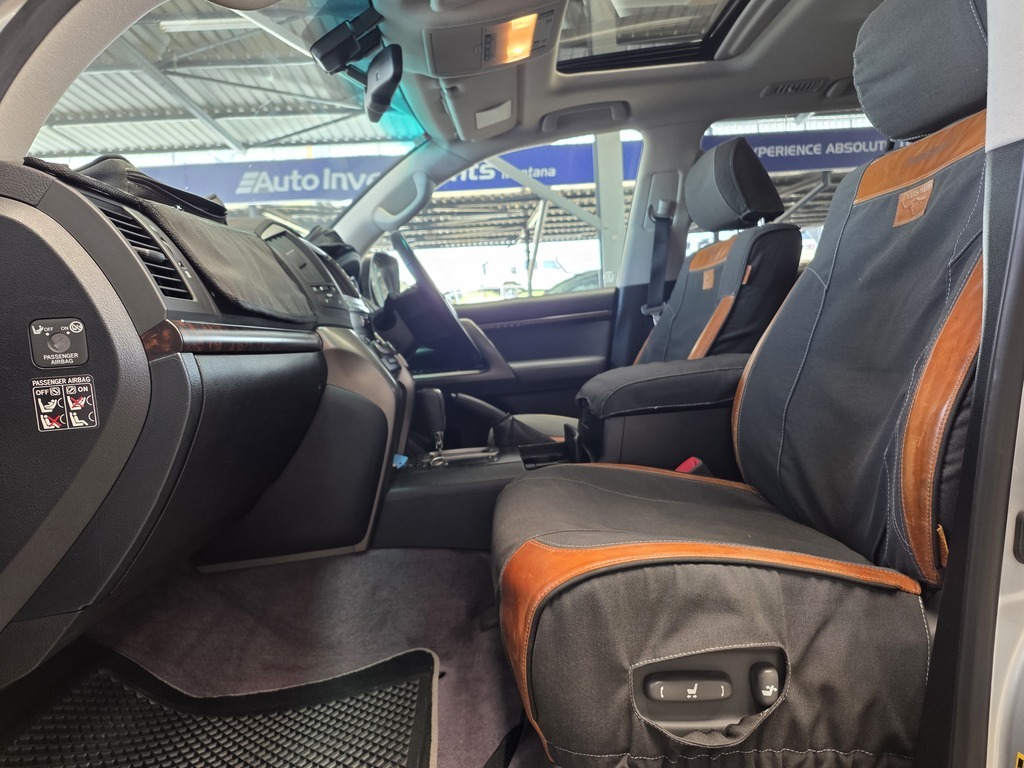 TOYOTA LAND CRUISER 200 LAND CRUISER 200 V8 VX A/T