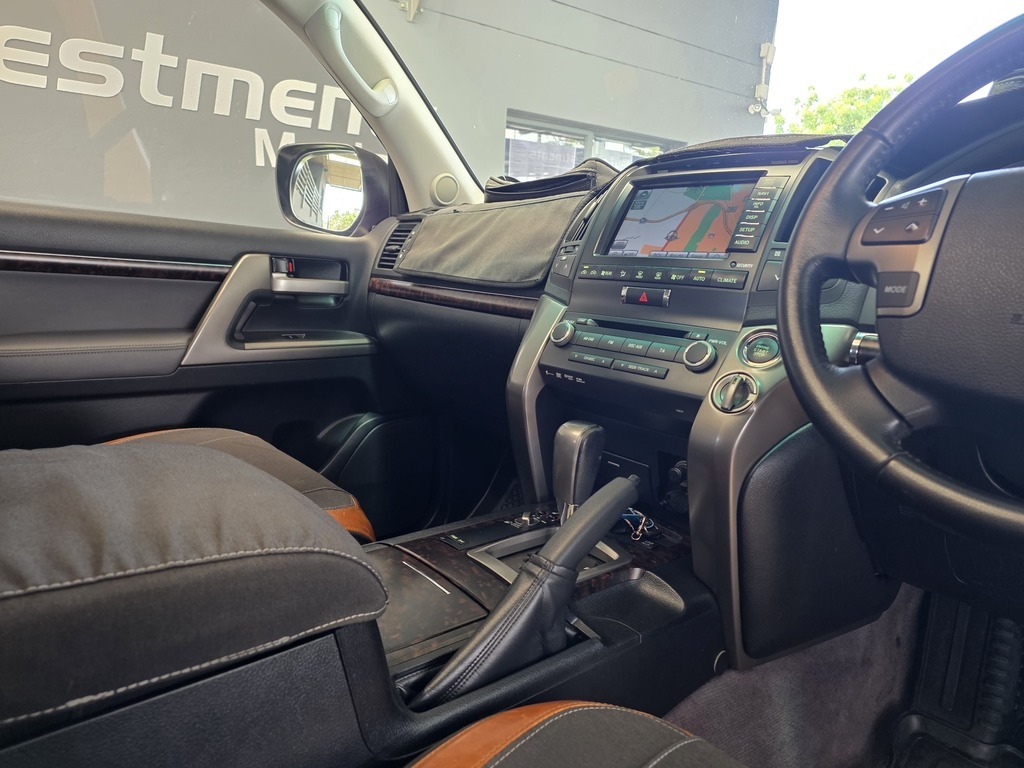 TOYOTA LAND CRUISER 200 LAND CRUISER 200 V8 VX A/T