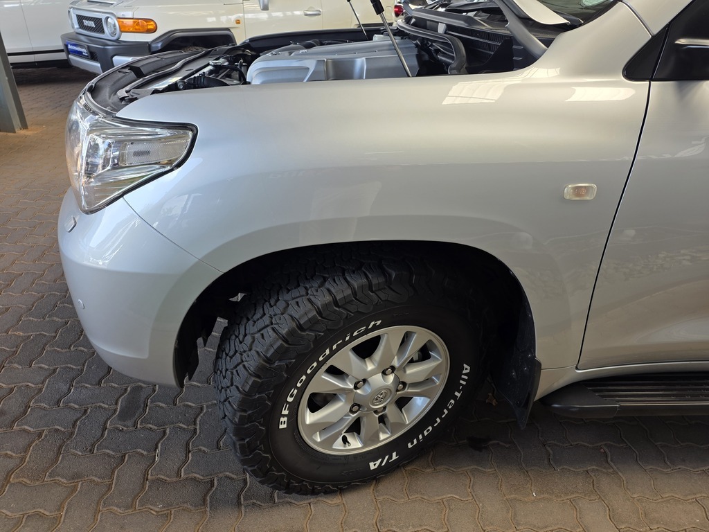 TOYOTA LAND CRUISER 200 LAND CRUISER 200 V8 VX A/T