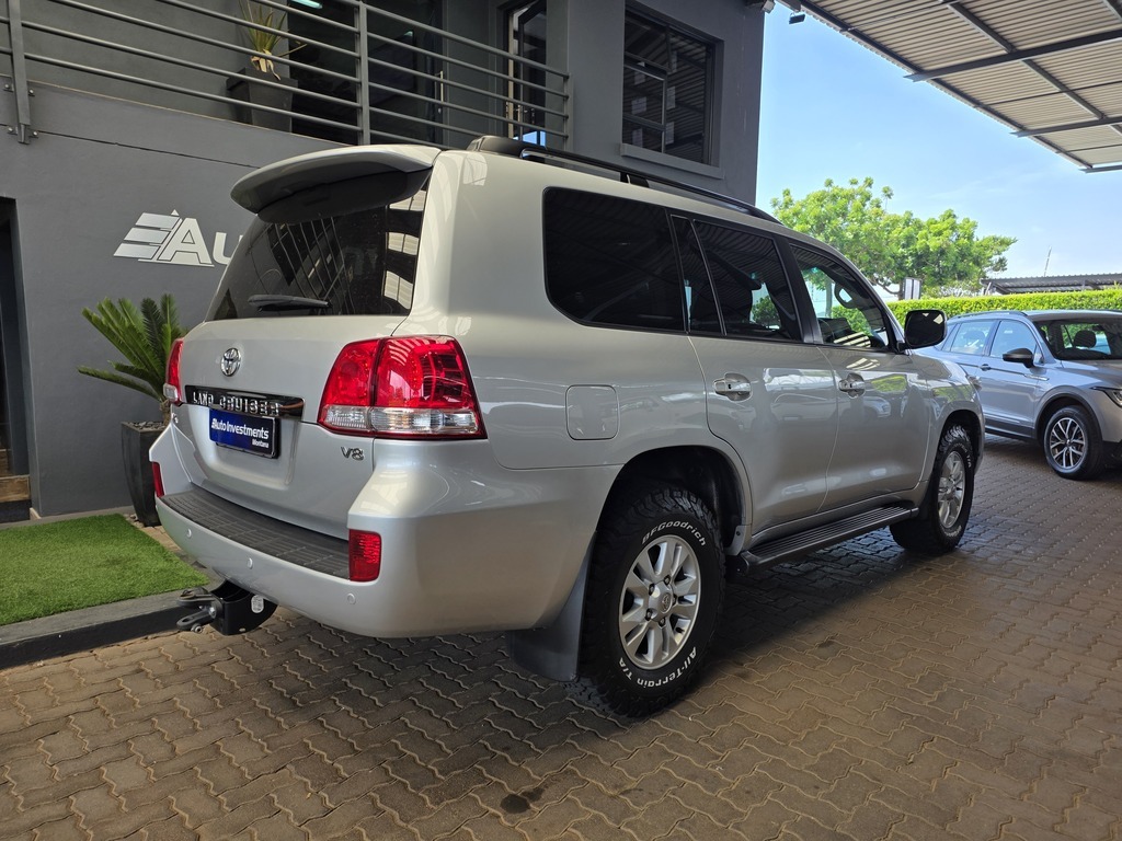 TOYOTA LAND CRUISER 200 LAND CRUISER 200 V8 VX A/T