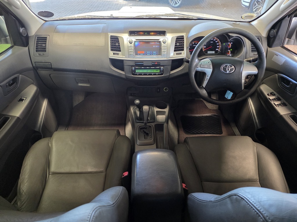 TOYOTA HILUX HILUX 3.0 D-4D HERITAGE 4X4 A/T P/U D/C - 10