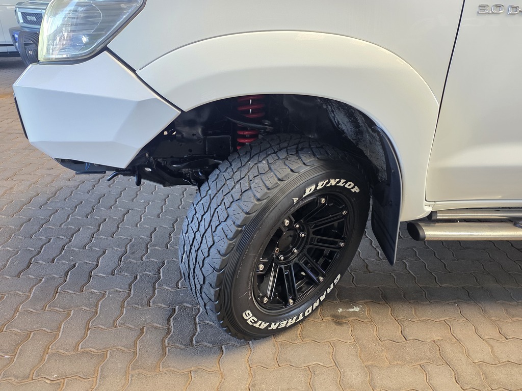TOYOTA HILUX HILUX 3.0 D-4D HERITAGE 4X4 A/T P/U D/C - 17