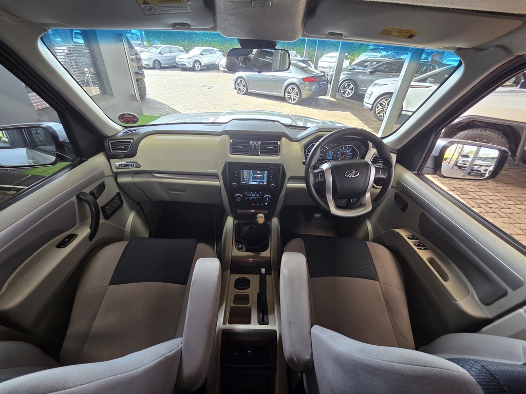 MAHINDRA SCORPIO SCORPIO 2.2 M HAWK 4X4 8 SEAT (S10)