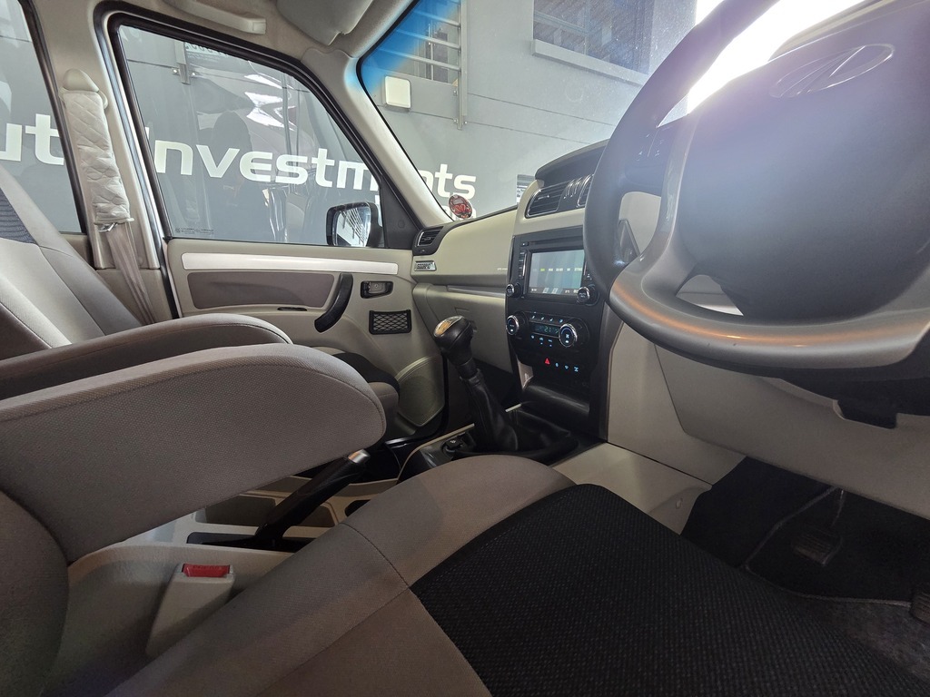 MAHINDRA SCORPIO SCORPIO 2.2 M HAWK 4X4 8 SEAT (S10)